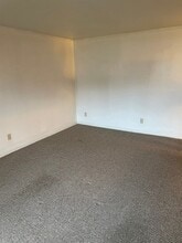 105 Gilson Ave, Unit 2 in Weirton, WV - Building Photo - Building Photo