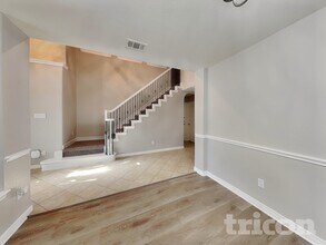 2712 Columbus in Grand Prairie, TX - Foto de edificio - Building Photo