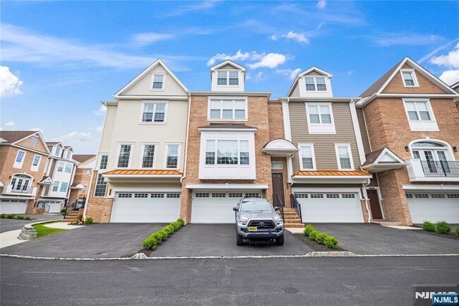 property at 902 Opus Wy