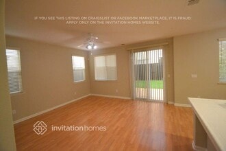 10235 Juliana Way in Sacramento, CA - Foto de edificio - Building Photo