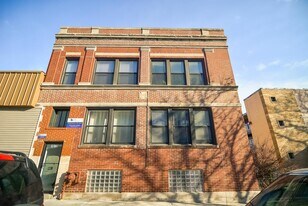1559 W Pratt Blvd, Unit K07J in Chicago, IL - Building Photo