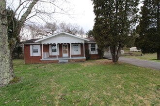161 Louisiana Ave in Oak Ridge, TN - Building Photo - Building Photo