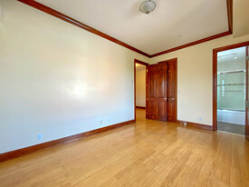 1227 31st Ave, Unit 2 in Astoria, NY - Foto de edificio - Building Photo