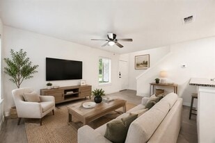 2516 S Fannin Ave in Denison, TX - Building Photo