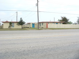 1110 Highway 100 in Laguna Heights, TX - Foto de edificio