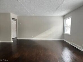 2315 Greenvale Rd in Cleveland, OH - Building Photo - Building Photo