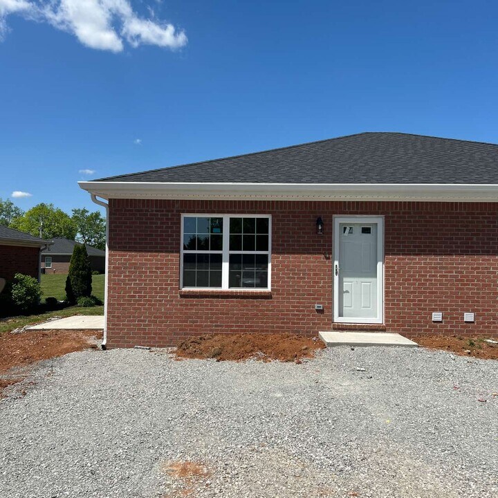 125 Foggy Ln in Elkton, KY - Building Photo
