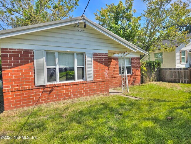5247 Fremont St in Jacksonville, FL - Building Photo - Building Photo