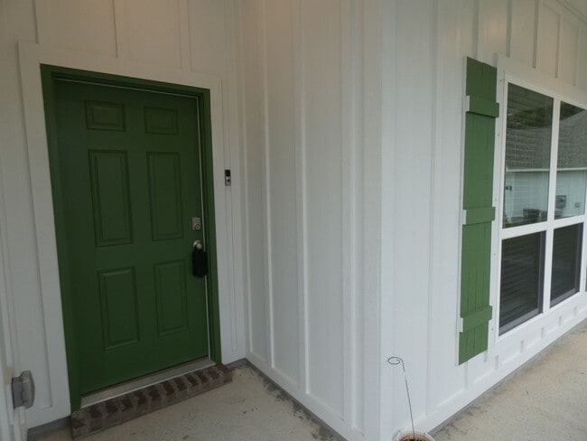 6048 Rutherford Lp in Bellview, FL - Building Photo - Building Photo