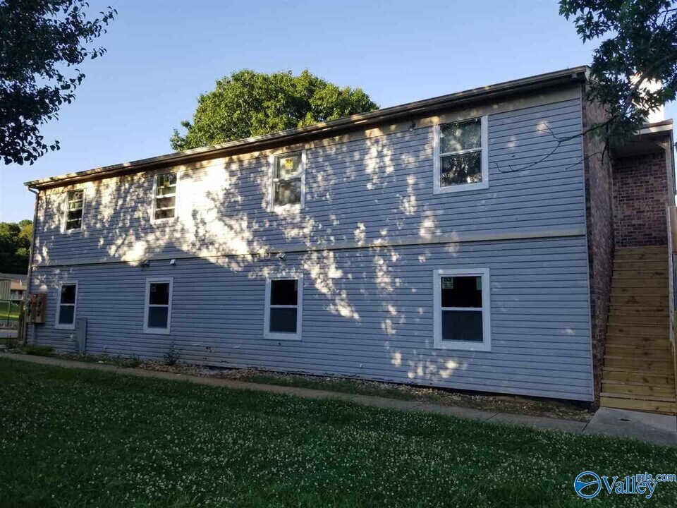4918 Cotton Row NW-Unit -D in Huntsville, AL - Building Photo