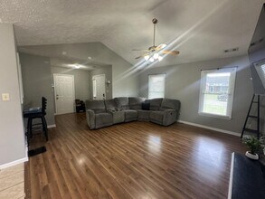 6342 Foxlake Dr in Fayetteville, NC - Building Photo - Building Photo