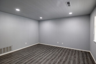 Harmony Heights in Fayetteville, AR - Building Photo - Interior Photo