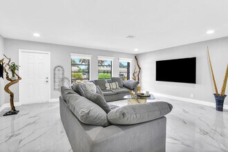 6396 Country Wood Way in Delray Beach, FL - Building Photo - Building Photo