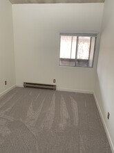 2375 Tripp Dr, Unit 12 in Reno, NV - Foto de edificio - Building Photo