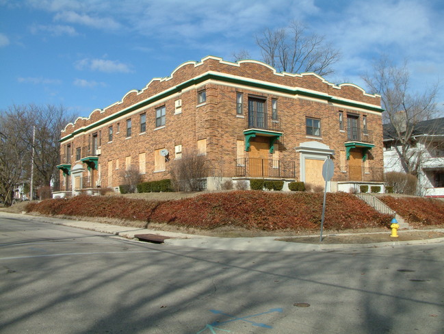 333 Cambridge Ave in Dayton, OH - Foto de edificio - Building Photo