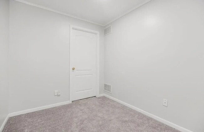 6130 N Coventry Ave in Kansas City, MO - Building Photo - Building Photo