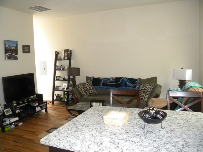 2519 N Marshfield Ave in Chicago, IL - Building Photo - Building Photo