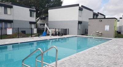 Bonny Apartments in Lakeland, FL - Building Photo - Building Photo