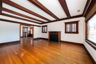 1635 S Wilton Pl in Los Angeles, CA - Building Photo - Building Photo