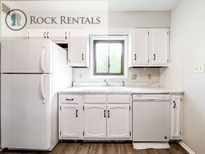 903 E 24th Ave in Hutchinson, KS - Building Photo - Building Photo