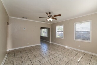 831 C St in Lake Worth Beach, FL - Building Photo - Building Photo