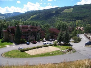 1020/1-1021 Vail View Dr in Vail, CO - Building Photo - Building Photo