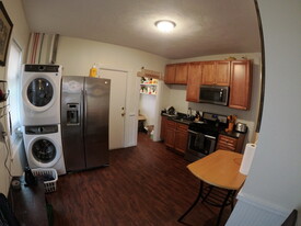 27 Buttonwood St, Unit 1 Apartamentos