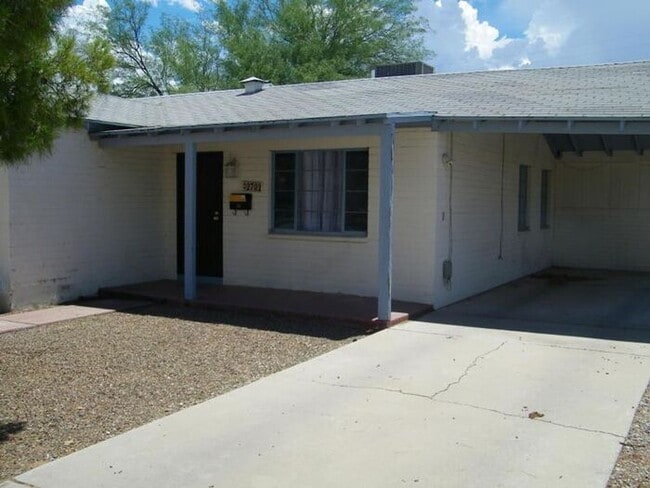 2702 E 18th St in Tucson, AZ - Building Photo - Building Photo