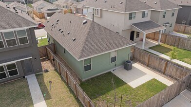 352 Witchhazel Way in San Marcos, TX - Building Photo - Building Photo