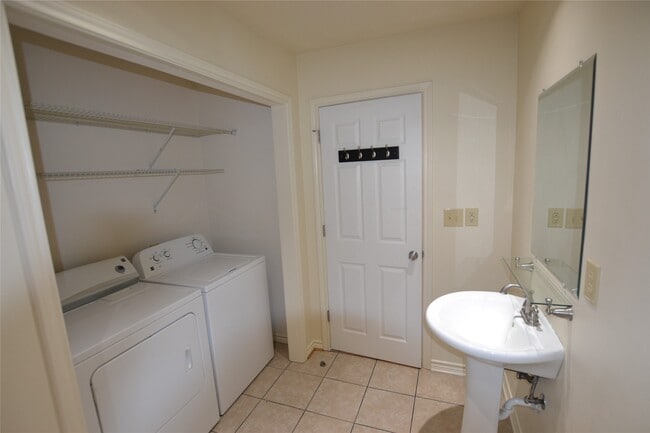 property at 253 Old Groveton Rd