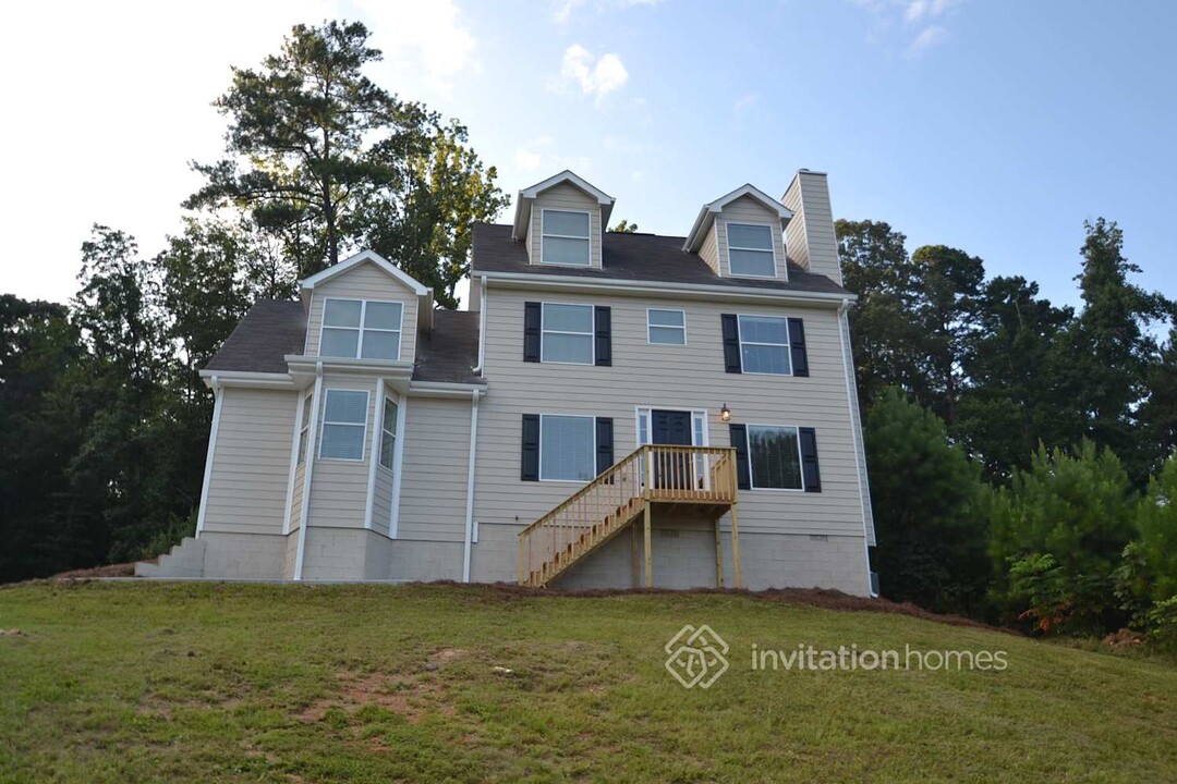 3825 Laurel Brook Ln in Snellville, GA - Foto de edificio