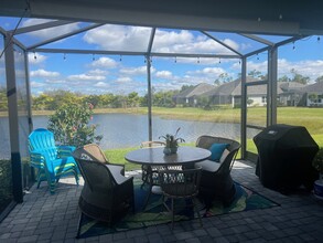 11752 Solano Dr in Ft. Myers, FL - Foto de edificio - Building Photo