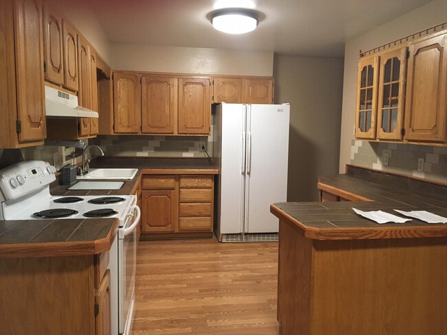 6448 Iris Way in Arvada, CO - Building Photo - Building Photo