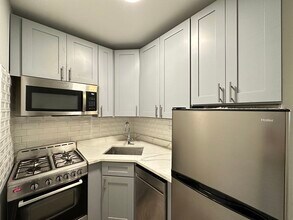508 W Belmont in Chicago, IL - Building Photo - Building Photo