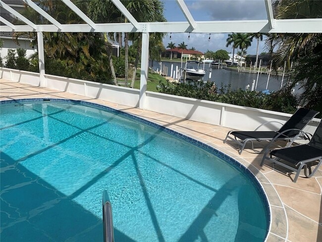 property at 3727 Whippoorwill Ct