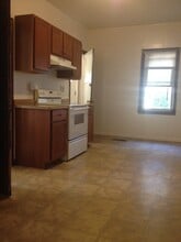 2570 N Newhall St, Unit LOWER in Milwaukee, WI - Building Photo - Building Photo