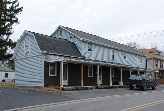 101-107 S Corl St in State College, PA - Foto de edificio - Building Photo