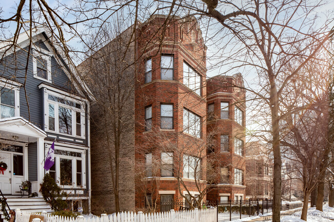 2439-2443 N Burling St in Chicago, IL - Building Photo - Building Photo