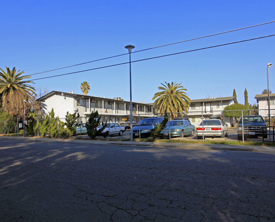 Rose Terrace Apartments in Sacramento, CA - Building Photo