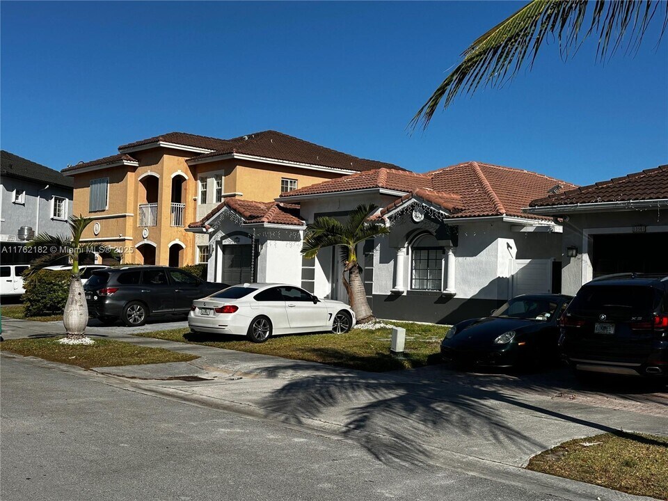 13591 SW 176th Terr in Miami, FL - Building Photo