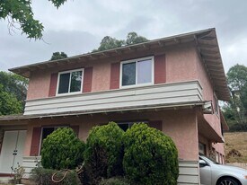 2140 Via Robles in Oceanside, CA - Building Photo