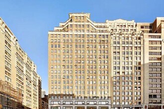 315 Seventh Avenue in New York, NY - Building Photo - Building Photo