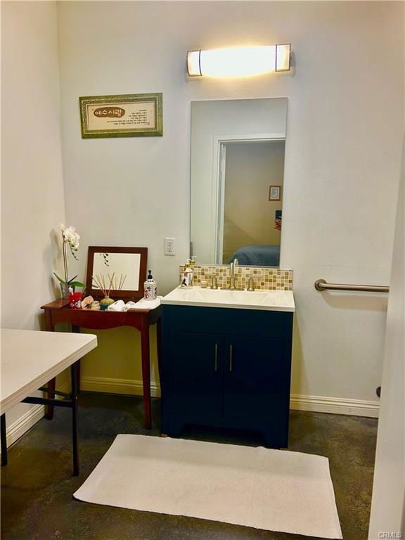 300 E 4th St in Long Beach, CA - Building Photo - Building Photo