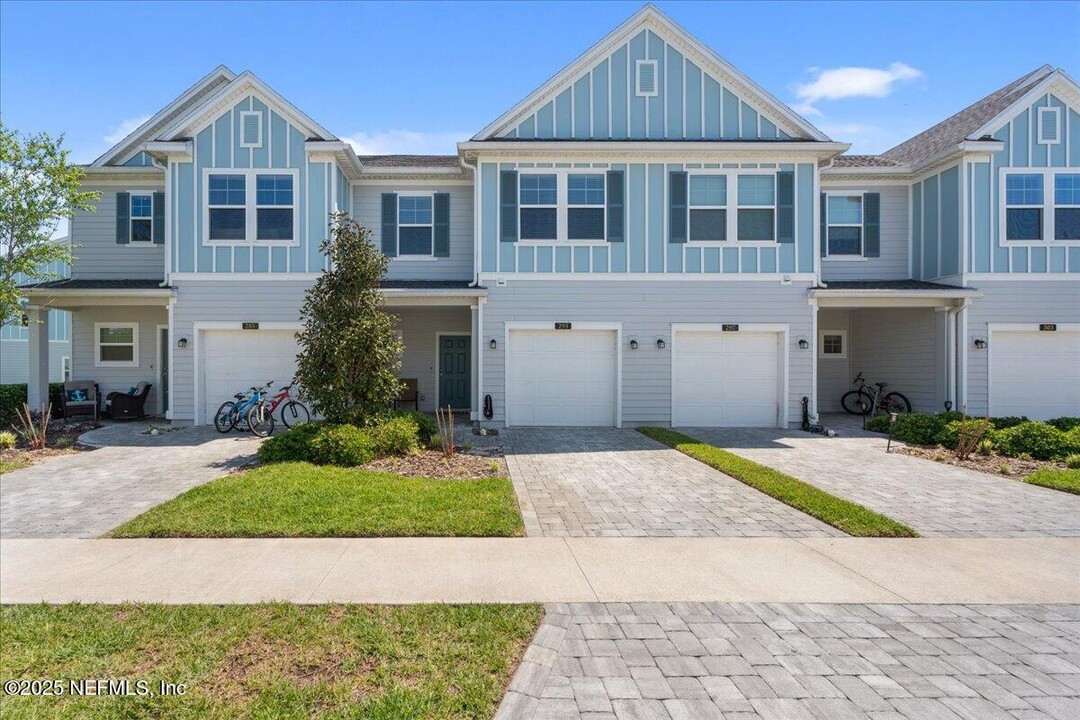293 Boracay Cir in Saint Johns, FL - Building Photo