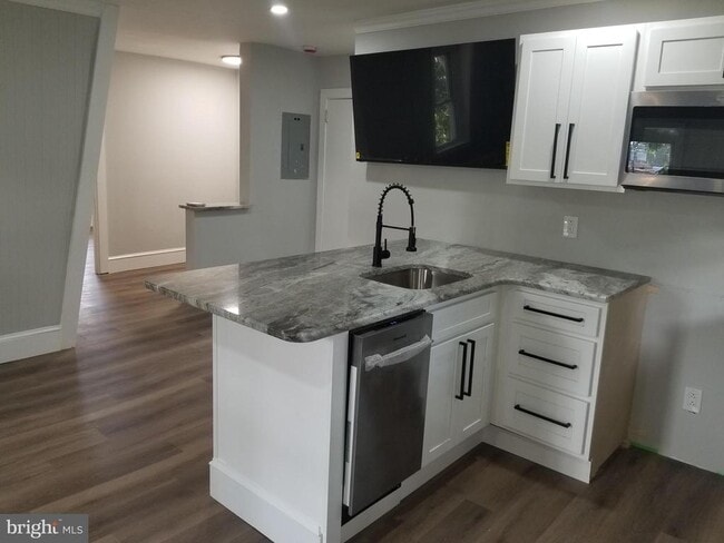 property at 212 Warren St