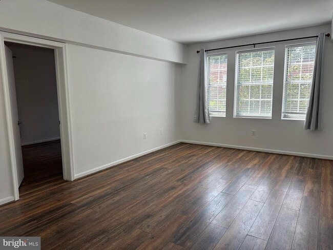 1816 Queens Ln in Arlington, VA - Building Photo - Building Photo