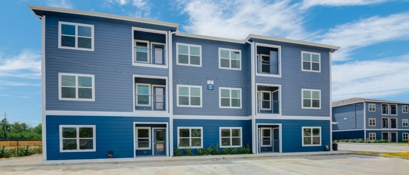 Azul Apartments in Houston, TX - Building Photo