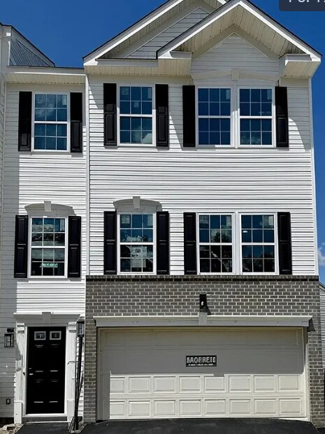 179 Lockheed Dr in Moon Township, PA - Foto de edificio - Building Photo