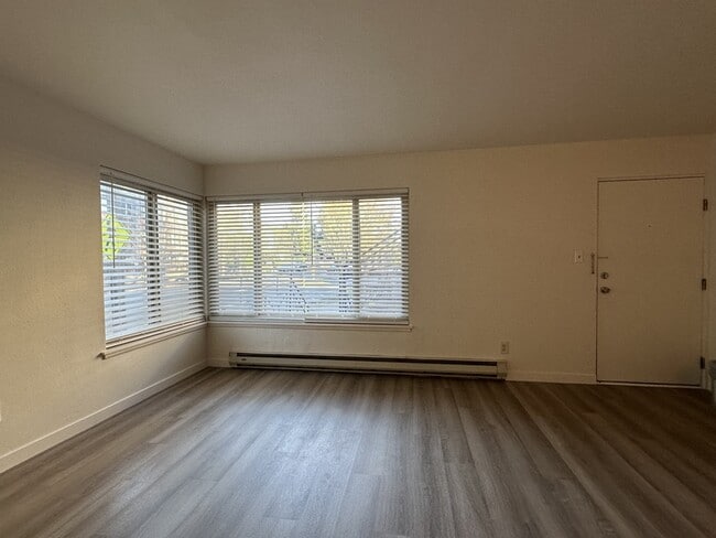 5926 Fauntleroy Wy SW in Seattle, WA - Building Photo - Building Photo