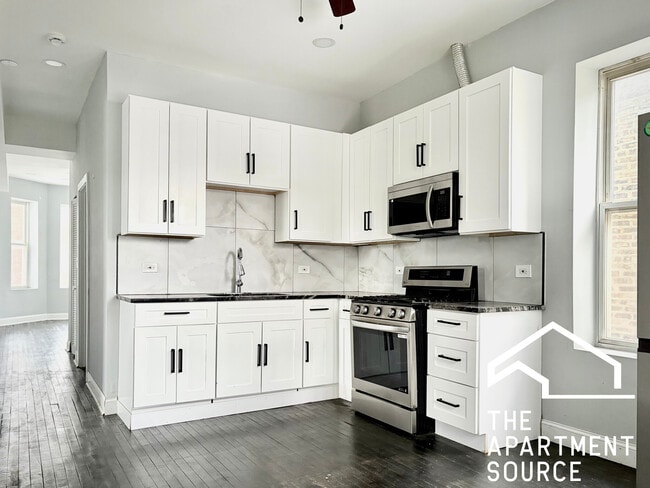 property at 3539 W Grenshaw St